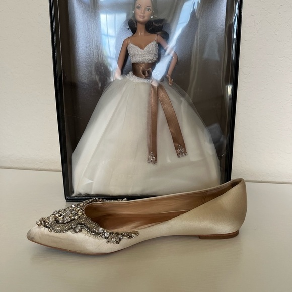 Badgley Mischka Beige/ Silver Beaded Flats Sz 8 - Picture 3 of 6